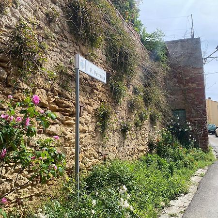 La Petite Maison Usigliano Eksteriør bilde