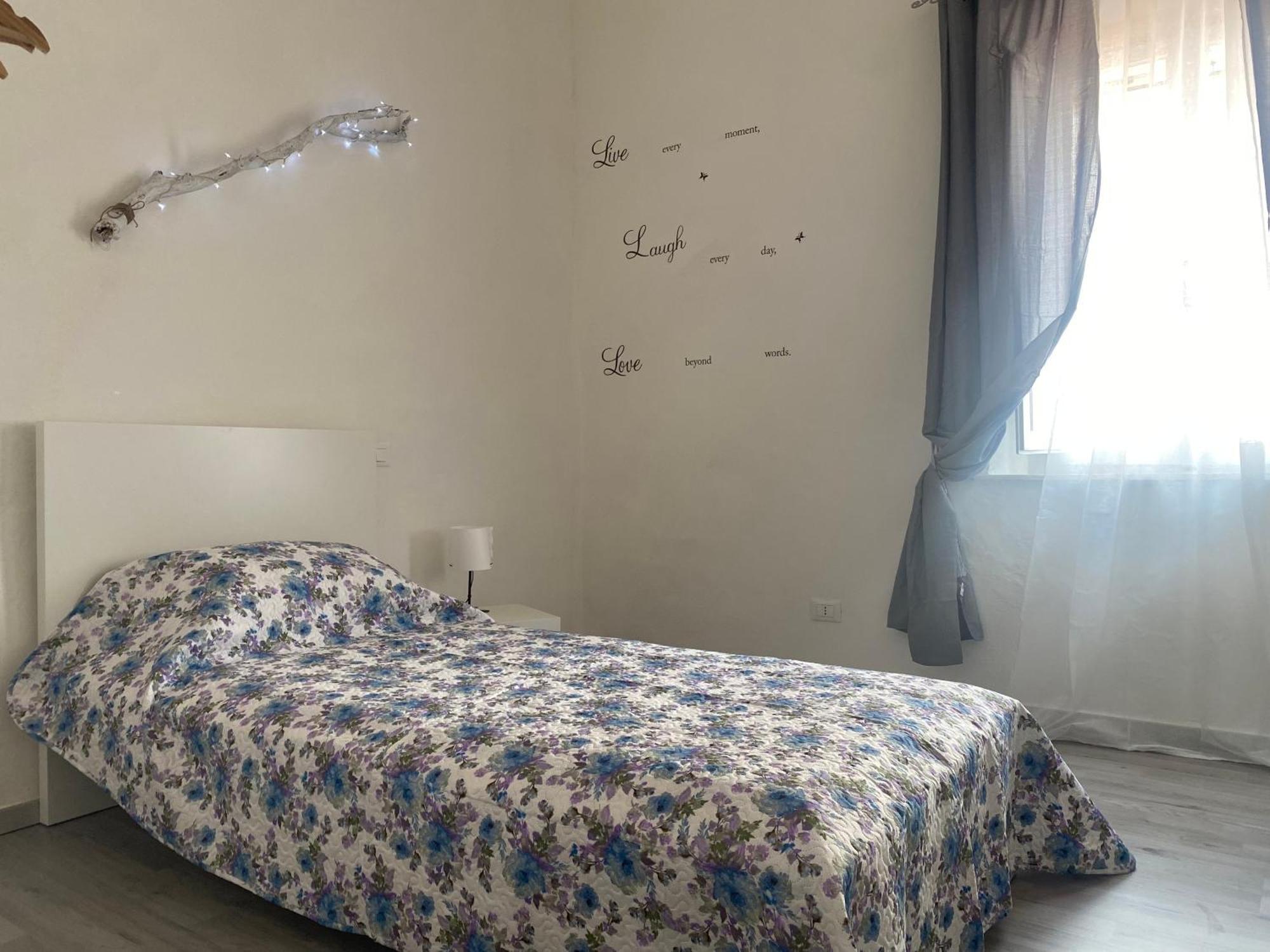 La Petite Maison Usigliano Eksteriør bilde
